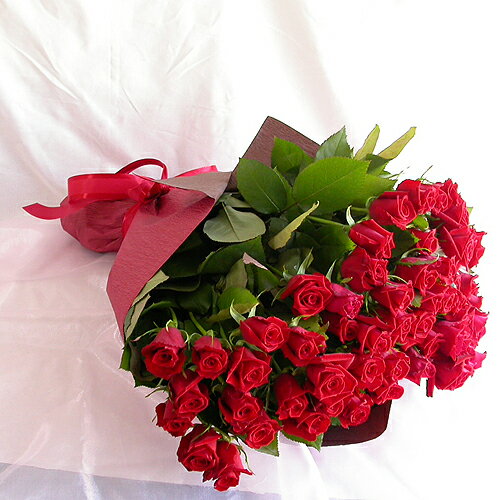 バラの花束/赤いバラ60本の花束/還暦祝いや記念日に/送料無料【フラワーギフト】【楽ギフ_包装】【楽ギフ_メッセ入力】生花バラの花束/赤いバラは華やかで、豪華！フラワーギフト人気NO.1のバラで、豪華なばらの花束を。