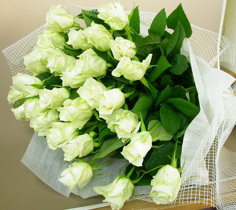 バラの花束/白いバラ20本の花束【フラワーギフト】【楽ギフ_包装】【楽ギフ_メッセ入力】生花バラの花束/純白のバラは特別で清楚＆華やか♪フラワーギフト人気NO.1のバラで、特別なばらの花束を。