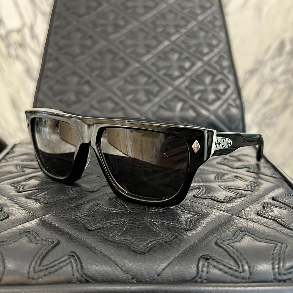 CHROME HEARTS CHARISMADICK Sunglasses Size 57□17-143 クロムハーツ カリスマティック サングラス アイウェア クロス装飾 ブラックレンズ シルバー925 ブラック×シルバー サイズ57□17-143【250913】【新古品】