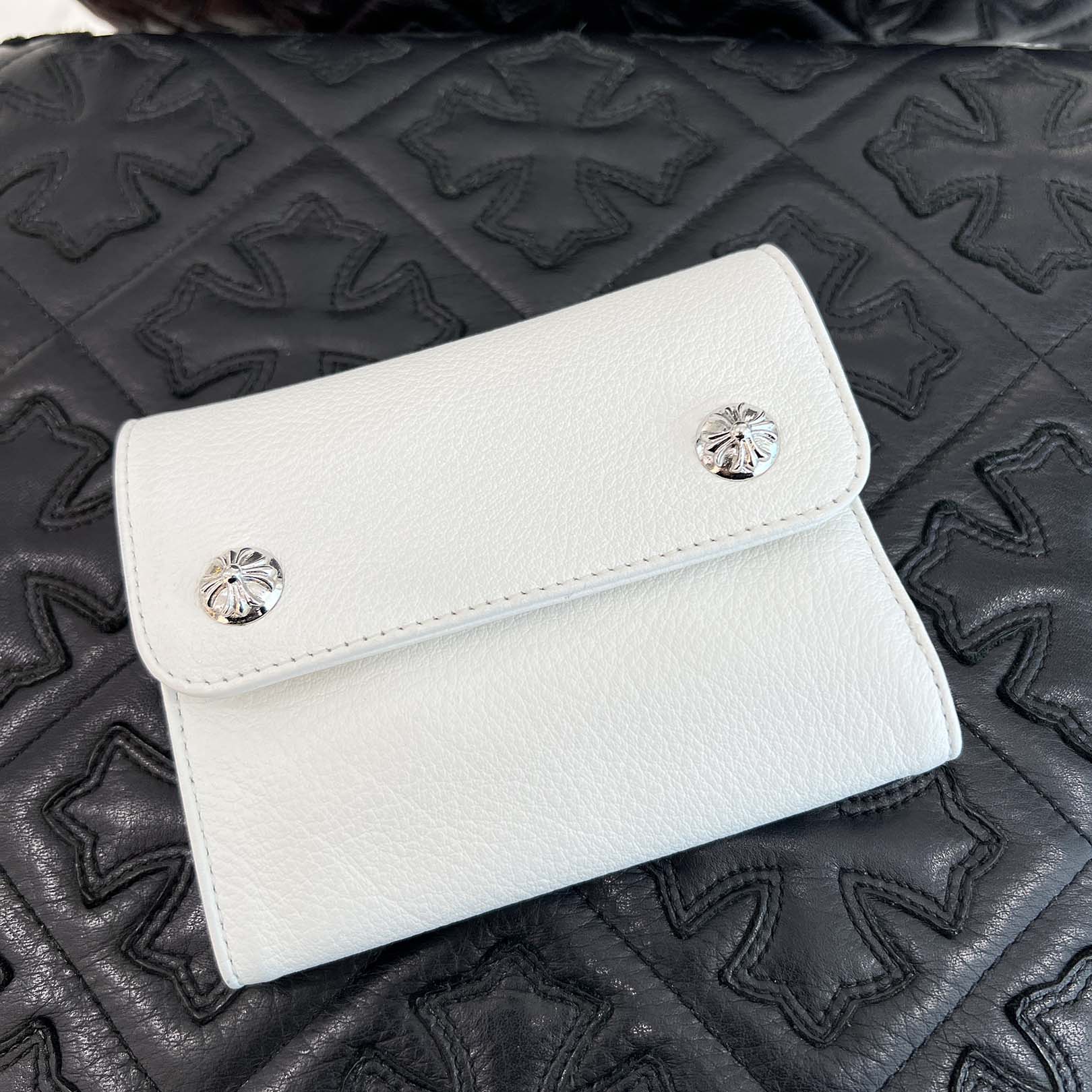 CHROME HEARTS Wave Mini Cross Ball Wallet クロムハーツ ウェーブミニ クロスボール ウォレット 三つ折り 長財布 レザー ダガージップ シルバー925 ホワイト【251028】【中古-A】