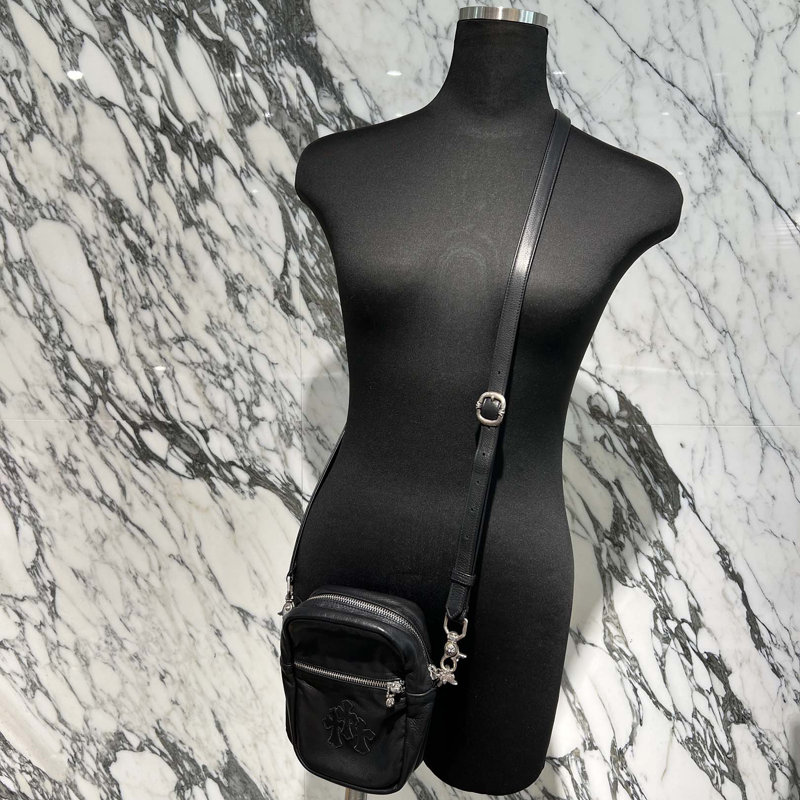 CHROME HEARTS TAKAMINI 3 Cemetery Cross Patch Shoulder Bag クロムハーツ タカミニ 3セメタリークロスパッチ ショルダーバッグ 肩掛けバッグ ダガージップ スクロールロゴ ブラック【251107】【ほぼ新品】