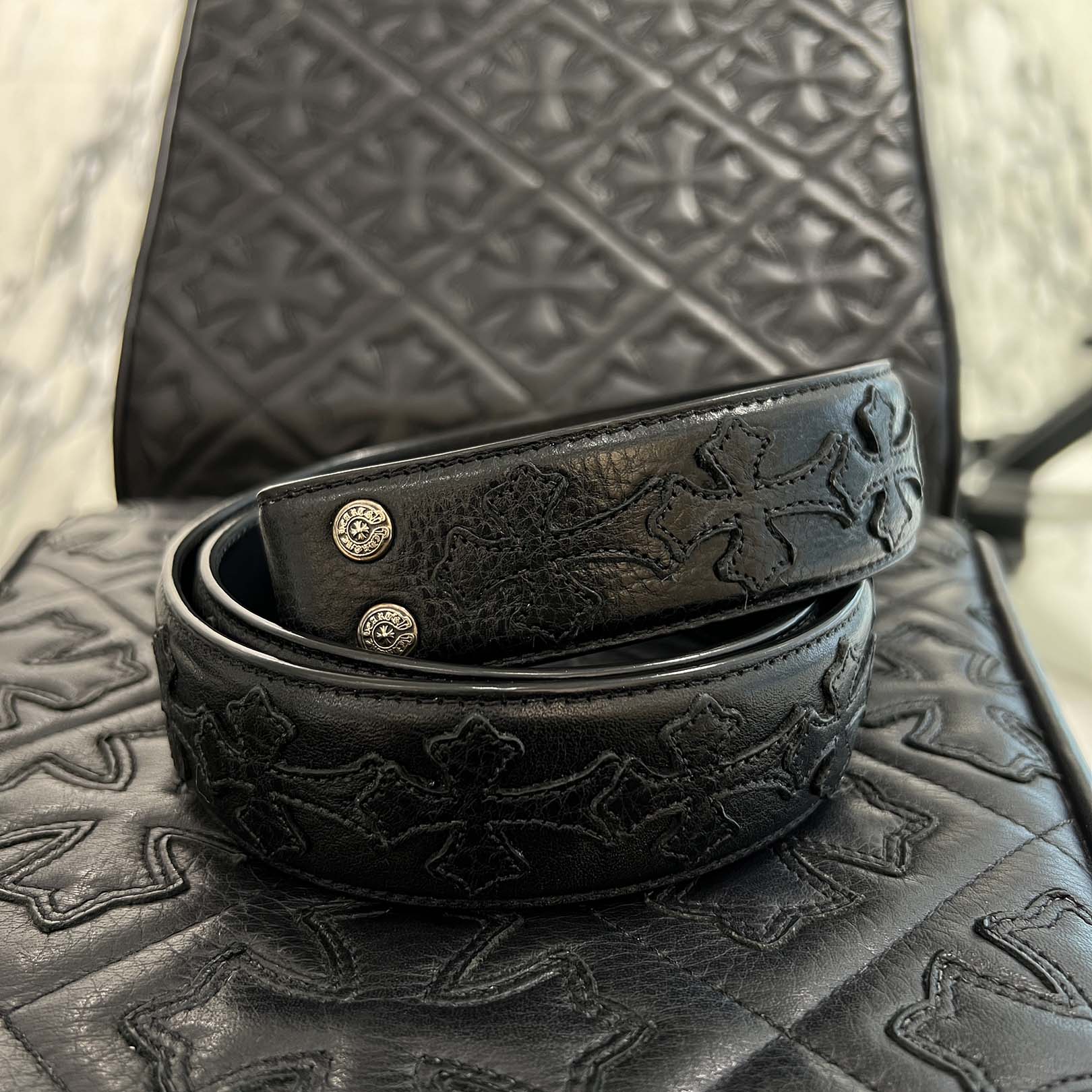 CHROME HEARTS Cemetery Cross Leather Patch Leather Belt Size 36（1.5 Inch) クロムハーツ セメタリークロス レザーパッチ レザーベルト ベルト 5穴 クロスパッチ ホースシュー カーフスキン ブラック サイズ36（1.5インチ）【251118】【新古品】