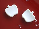 白い食器 とってもアップル箸置き ホワイトレベル2の写真