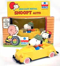 ◎スヌーピー SNOOPYヴィンテージ　ダイキャストメタル　ミニカー（イエローカー）