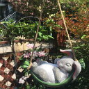 ガーデンオブジェ 吊り下げオーナメント ブランコで寝る森の動物 カントリー風 (ウサギ)