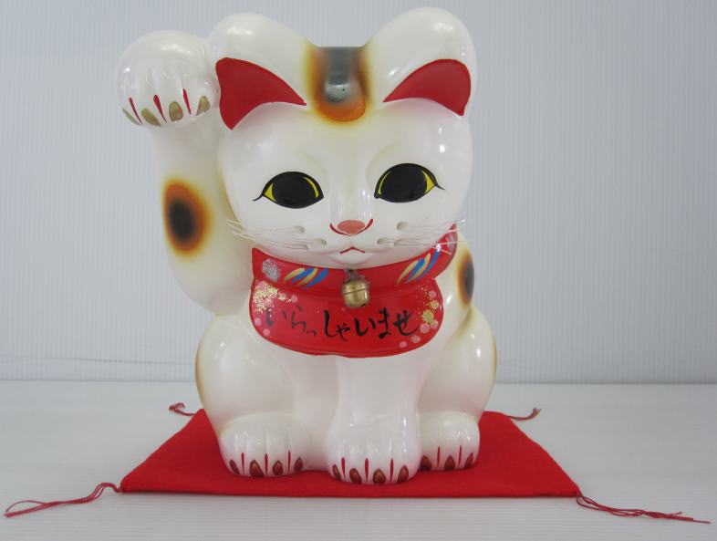 8号招き猫おじぎ招き福猫白(右手)(座布団付)【楽ギフ_包装】【楽ギフ_のし宛書】