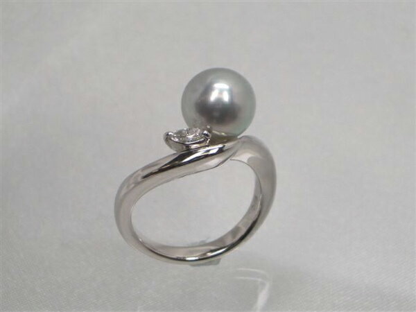 Pt高級真多麻アコヤ真珠ダイヤ入りリング ダイヤ0.08ct パール 約8.5mm【真科研鑑定書付】【送料無料】業界一厳しい真多麻の基準、巻きあつ0.4mmをクリアした真多麻真珠です！