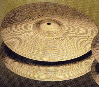 The Paiste Line Signature Heavy Hi-Hat 14”Bottom