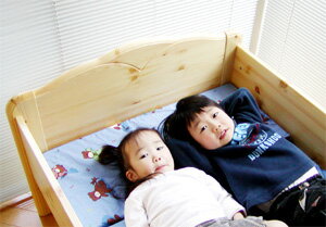 フィンランド生まれの子供用ベッド“ ピルビ”　床部分がすのこになった日本仕様（ベビーから、キッズ、ヤングサイズまで成長に合わせて長さがかえられる！）