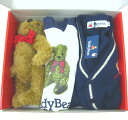 【特価品】新品 テディベア- 子供男児服三点セット:テディベア-ぬいぐるみと男児セ-タ-、ヨットパ-カ-の三点セットです。 サイズは100と110と120です。ご希望のサイズをお選び下さい。色は、インクブル-系です。 お安くさせて頂いております。お買い求め下さい。 三点セット箱入りの為、少したたみ皺がある事もございます。 【状態】 新品 【備考】 (株)ドウシシャ(中国製) 【素材】 テディベア- ポリエステル 100% 男児セ-タ- 毛 50% アクリル 50% 男児ヨットパ-カ- 綿 80% ポリエステル 20% サイズ寸法 【100サイズ】 【身長】約95〜105cm 【胴囲】約49〜55cm 【110サイズ】 【身長】約105〜115cm【胴囲】約53〜59cm 【120サイズ】 【身長】約115〜125cm 【胴囲】約57〜63cm ※実際の商品になるべく近い色を再現しておりますが、ご覧になっているモニターの設定等により、実際の商品のお色が若干異なる場合がございます。あらかじめご了承ください。 http://hb.afl.rakuten.co.jp/hgc/g00qgnq1.q0w82581.g00qgnq1.q0w83341/?pc=http%3A%2F%2Fitem.rakuten.co.jp%2Fnaka-syou%2Fko-22%2F&m=http%3A%2F%2Fm.rakuten.co.jp%2Fnaka-syou%2Fi%2F10003483%2F