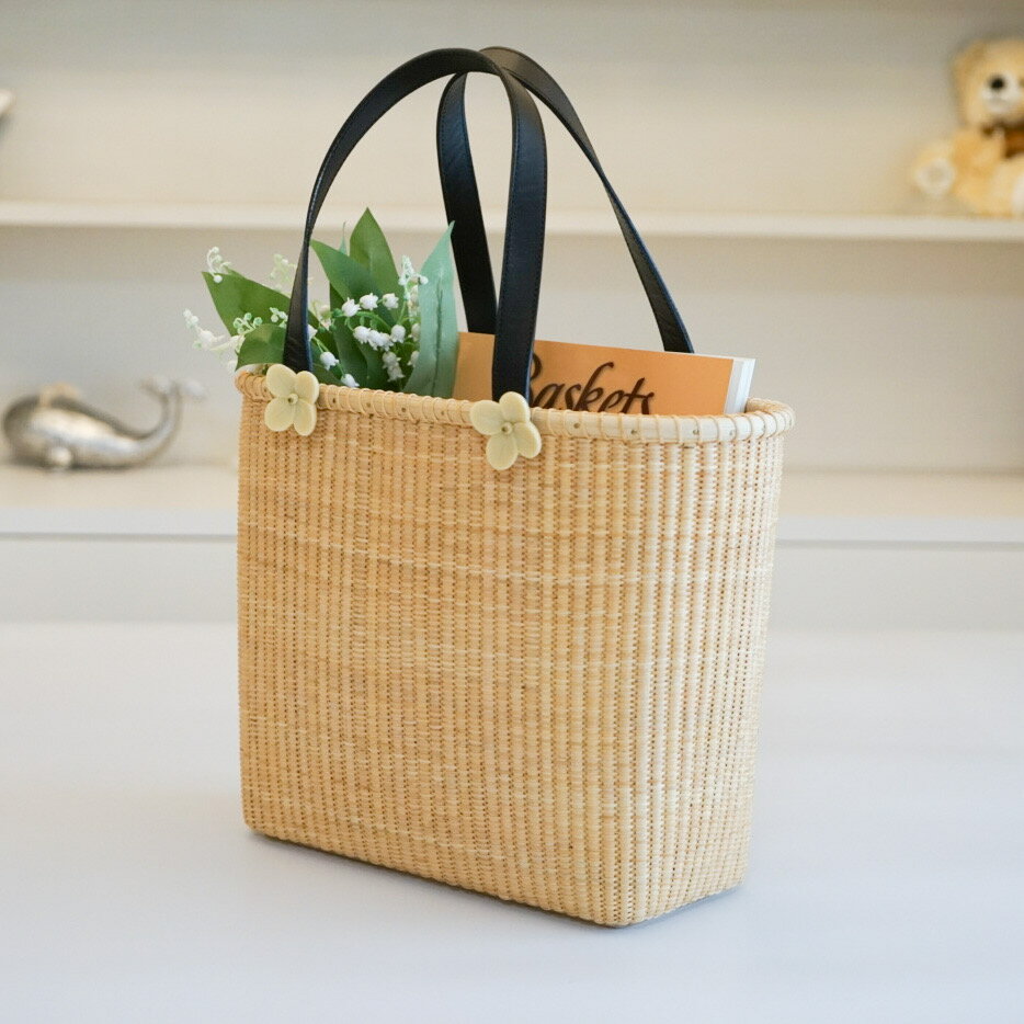 ナンタケットバスケット・お花の留め具・お買いものバッグ・マガジンラックにも【欧米セレブ達を魅了する伝統のバスケット/アメリカ・ナンタケット島で生まれた伝統の「世界一美しいかご」】