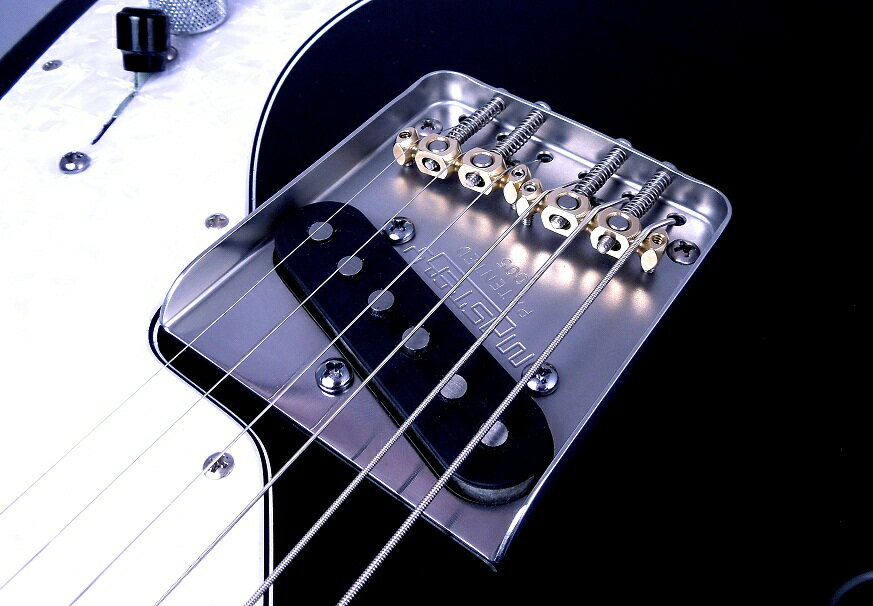 Mastery Bridgeの考える画期的なテレキャスター用ブリッジが入荷