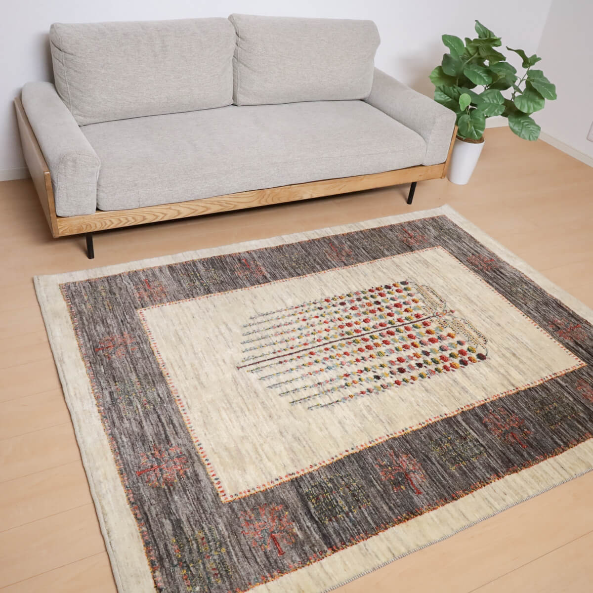 ギャッベ イラン製 リビングサイズ 201×152cm 手織り 天然 ウール100% 長方形 草木染 おしゃれ かわいい モダン ナチュラル 北欧 ラグ 絨毯 マット ラグマット カーペット ギャベ 床暖房対応 ホットカーペット対応 （HL-11802）