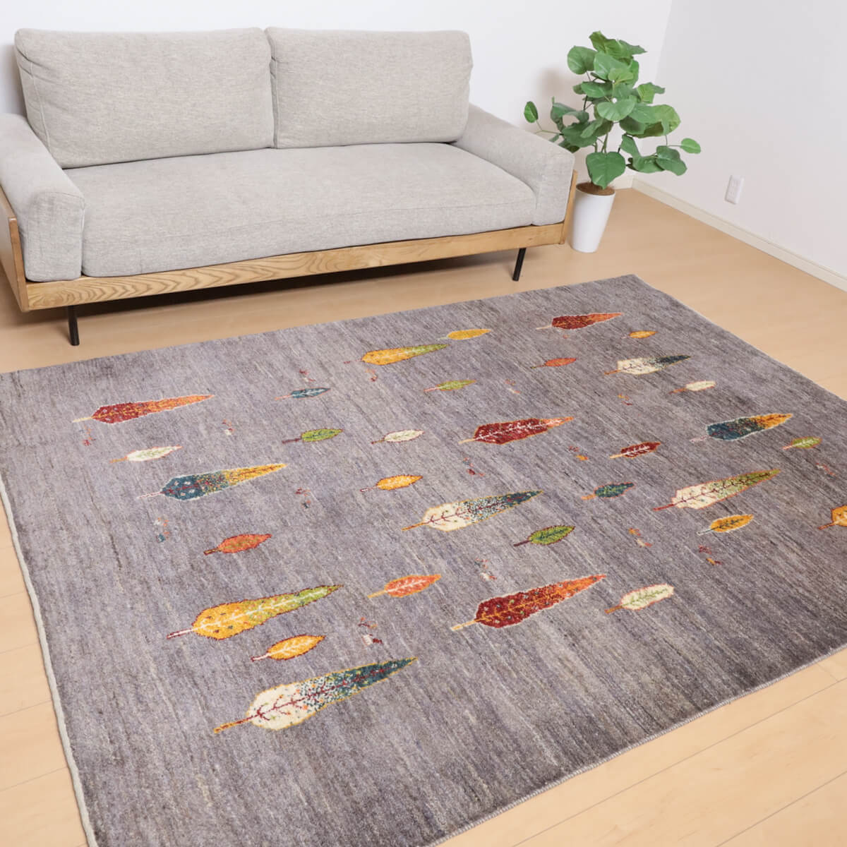 ギャッベ イラン製 リビングサイズ 240×175cm 手織り 天然 ウール100% 長方形 草木染 おしゃれ かわいい モダン ナチュラル 北欧 ラグ 絨毯 マット ラグマット ギャベ 床暖房対応 ホットカーペット対応 （HL-12061）