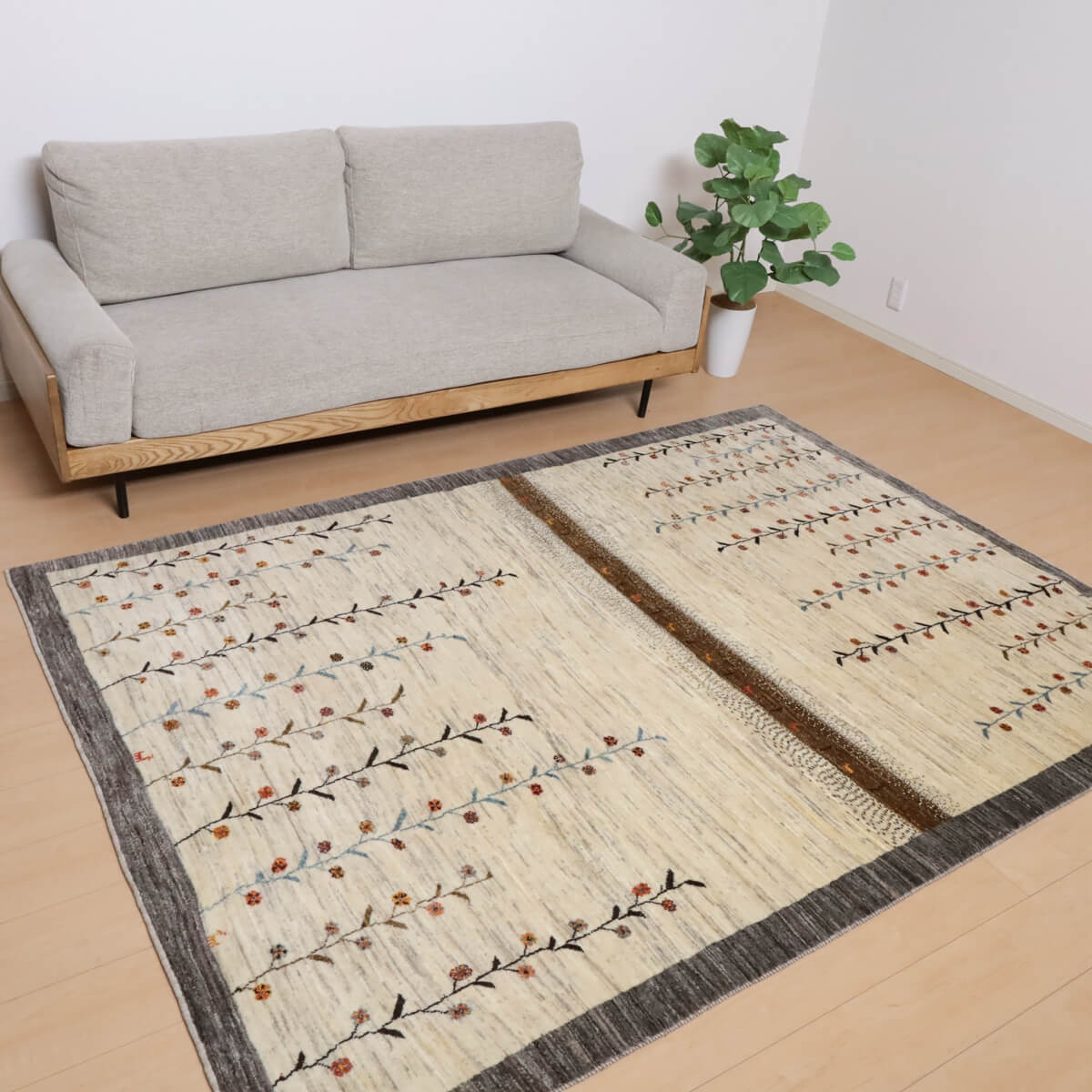 ギャッベ イラン製 リビングサイズ 237×169cm 手織り 天然 ウール100% 長方形 草木染 おしゃれ かわいい モダン ナチュラル 北欧 ラグ 絨毯 マット ラグマット ギャベ 床暖房対応 ホットカーペット対応 （HL-12062）