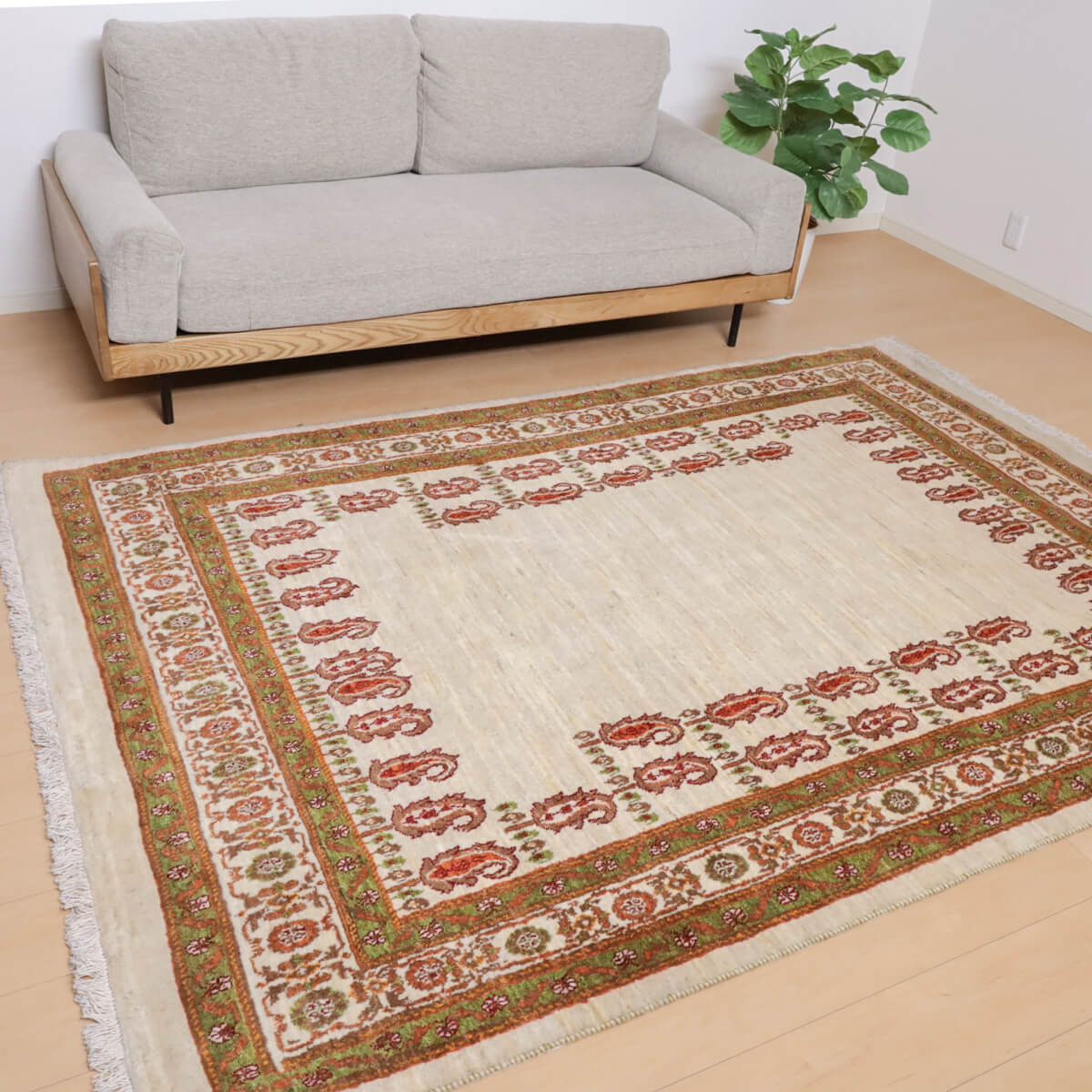 ギャッベ イラン製 リビングサイズ 249×172cm 手織り 天然 ウール100% 長方形 草木染 おしゃれ かわいい モダン ナチュラル 北欧 ラグ 絨毯 マット ラグマット カーペット ギャベ 床暖房対応 ホットカーペット対応 （HL-12150）