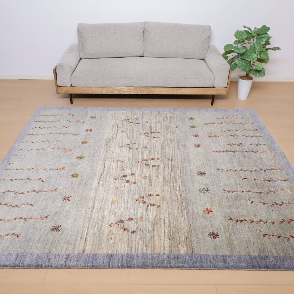 ギャッベ イラン製 リビングサイズ 243×204cm 手織り 天然 ウール100% 長方形 草木染 おしゃれ かわいい モダン ナチュラル 北欧 ラグ 絨毯 マット ラグマット カーペット ギャベ 床暖房対応 ホットカーペット対応 （HL-12219）