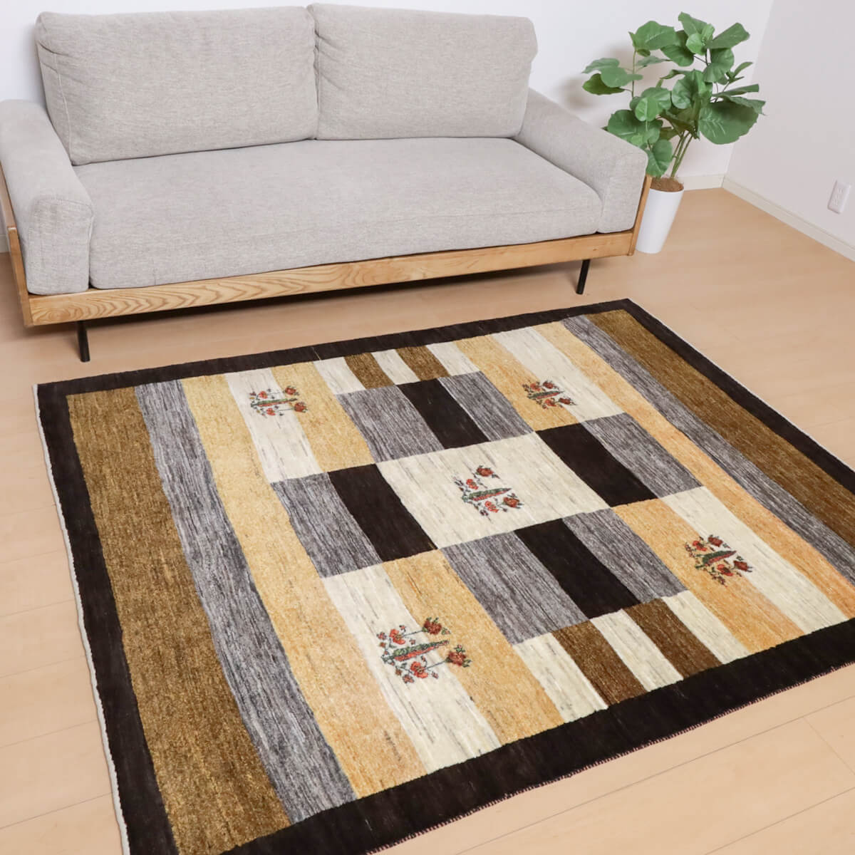 ギャッベ イラン製 リビングサイズ 193×151cm 手織り 天然 ウール100% 長方形 草木染 おしゃれ かわいい モダン ナチュラル 北欧 ラグ 絨毯 マット ラグマット カーペット ギャベ 床暖房対応 ホットカーペット対応 （HL-12227）