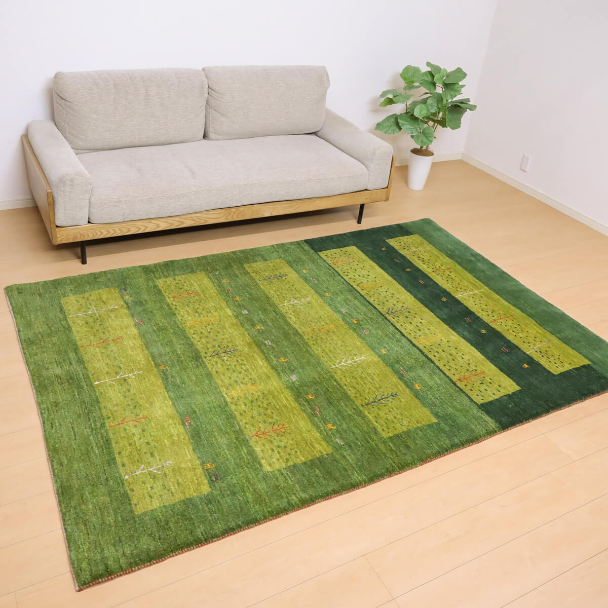 ギャッベ イラン製 リビングサイズ 245×164cm 手織り 天然 ウール100% 長方形 草木染 おしゃれ かわいい モダン ナチュラル 北欧 ラグ 絨毯 マット ラグマット カーペット ギャベ 床暖房対応 ホットカーペット対応 （HL-12408）