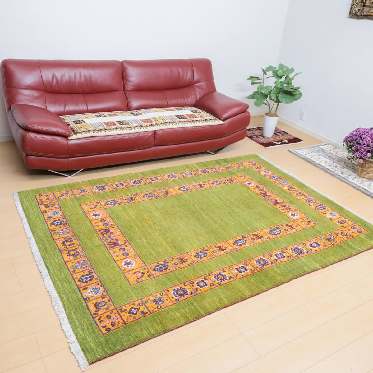 ギャッベ イラン製 リビングサイズ 234×166cm 手織り 天然 ウール100% 長方形 草木染 おしゃれ かわいい モダン ナチュラル 北欧 ラグ 絨毯 マット ラグマット カーペット ギャベ 床暖房対応 ホットカーペット対応 （HL-12436）