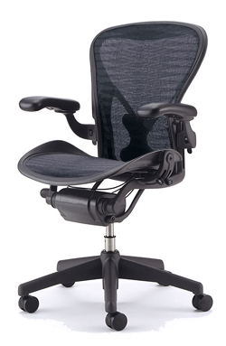 [HermanMiller]アーロンチェア　B size （AE113AWB-PJG1BBBK） 張地：タキシード（4M02） 【Aeron Chairs】【グラファイトカラーベース】【ミディアムサイズ】【ポスチャーフィットフル装備】【送料無料】【EGP】ハーマンミラー【SBZcou1208】アーロンチェア≪正規品≫（張地：タキシード）不要チェア・梱包材も無料で引取ります！