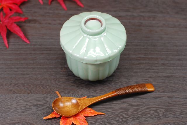 緑釉菊型　蒸碗（小）