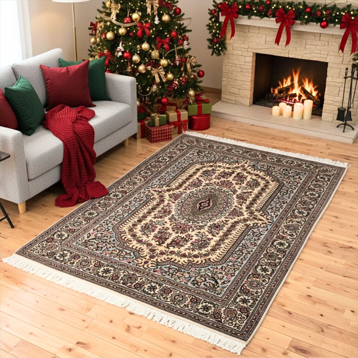 ペルシャ絨毯 【本物イラン産】 クム産 ウール ベージュ 花柄 220×150cm 手織り絨毯 ラグ 厚み 手織り 絨毯 本場 5大産地 華やか 豪華 高級 NT12388