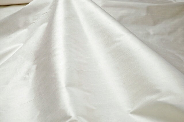 シルク シャンタン 生地 ミドルカウント ホワイト☆服地,ドレス,手芸などの布に！ワンピース