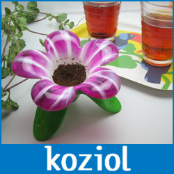 koziol/AUDREY MURANO Tea Strainer 　ティーストレイナー（茶こし）「ホワイト/ピンク」.