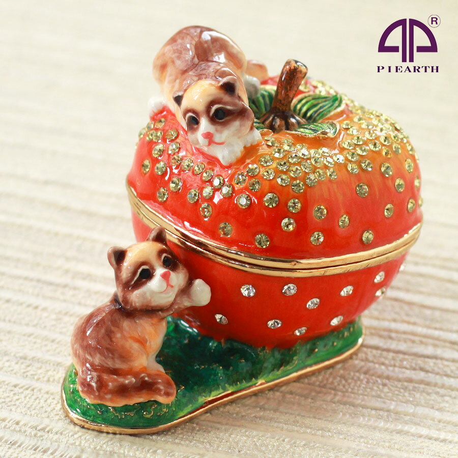 <柿とアライグマ ジュエリーボックス>秋の味覚 柿 動物 ピィアース 宝石箱 置物 セーラー服 アクセサリーケース ギフト 卒業 入学 可愛い クリスマス 新生活 引っ越し祝い 卒園 入園 記念品 誕生日プレゼント 女性 母の日