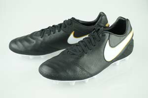 サッカースパイク ナイキ ティエンポ ミスティック