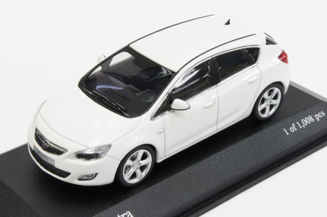 ミニチャンプス MINICHAMPS 1/43 オペル アストラ 2010年 ホワイト(400049001)