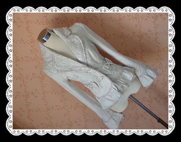 【再入荷】　大人気！お嬢様系ヨーロピアン柄織りフラワーの素敵なフリルビーズジャケット