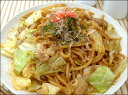 【冷凍・冷蔵可】大阪鶴橋コリアタウン・繁盛鉄板焼き店の焼きそば8食ギフト（甘口・辛口各1本）（麺8、ヤンニョムジャン1袋、タレ2本、白菜キムチ袋入り250g×2）【送料無料】【SBZcou1208】