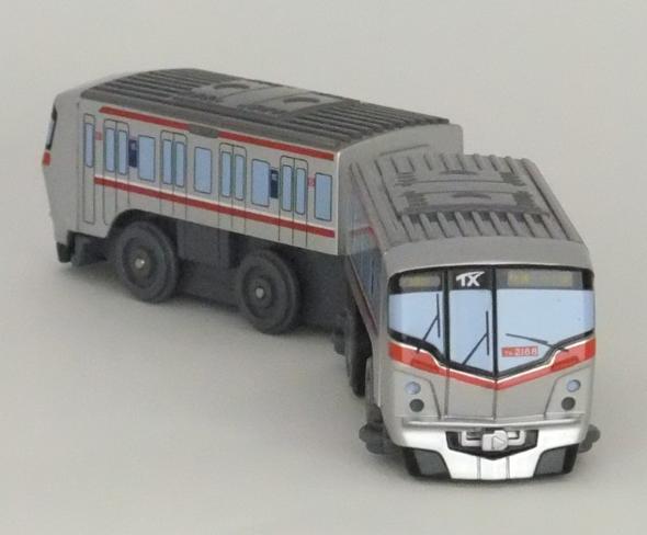 2000系 New電車チョロQ【つくばエクスプレス鉄道グッズ】【TX】2008年10月から導入されたつくばエクスプレスの新型TX-2000系の増備電車型チョロQです。正面及び側面のTXマークの上に赤いラインが入っています。