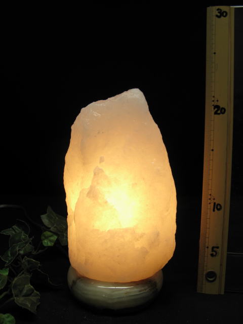 ホワイト岩塩ランプ【ソルトランプ】　909　（ヒマラヤ岩塩仕様　台座：天然石オニキス）