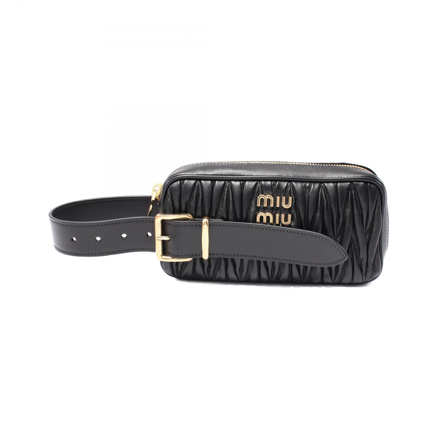 ミュウ ミュウ Miu Miu MATELASSE マテラッセ セカンドバッグ クラッチバッグ バッグ レザー ブラック系 5BF122N88F0002 【中古】