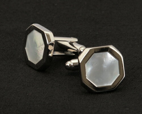 白カフスボタン☆マザーパール（白蝶貝）LBB（LONDON BADGE & BUTTON COMPANY）英国製フォーマル☆LBBC134-E【送料無料】