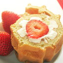 苺がまるごと4つも!くるくるワッフル「まるごとストロベリー」