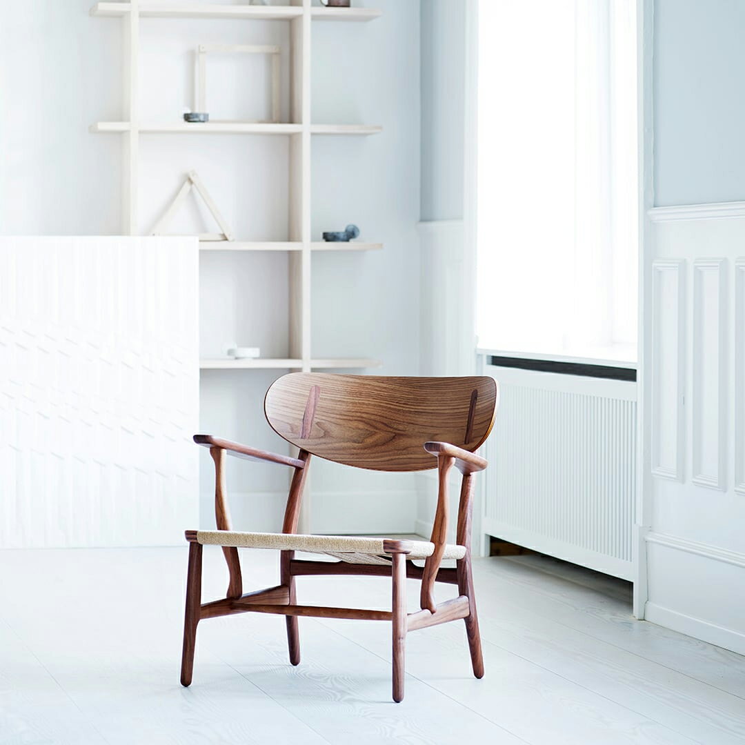 CH22 ラウンジチェア ウォルナット オイル仕上 │ CARL HANSEN & SON カールハンセン＆サン ワイチェア ナチュラルペーパーコード ダイニングチェア【正規販売店】ハンス J. ウェグナー サイズ:W69.5×D61.5×H72.6・SH36.8cm