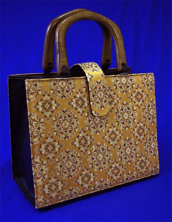 ϤȤäХåǤƻƻѡƥ˺Ŭʥ˻ȤʤʥХåǤ礭ΥХåǤǼ롡ϥХå