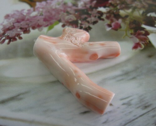 ピンクさんご桜の花びらパーツ深海の宝石サンゴ美しい彫りと天然色
