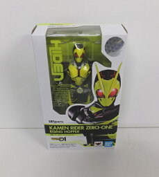 S.H.Figuarts <strong>仮面ライダーゼロワン</strong> ライジングホッパー【中古】【フィギュア/おもちゃ】【併売品】【O24010294IA】