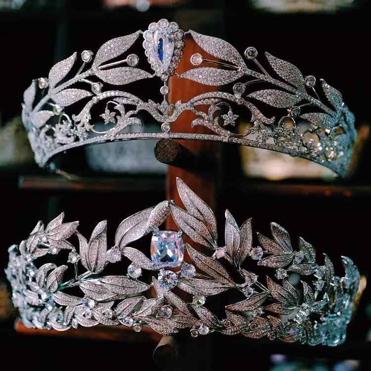 ティアラ クラウン 王冠 ジュエリー 華麗 ギフト ヘアアクセサリー 髪飾り カチューシャ 魅惑 ウェディング 大人 レディース 大人式 エレガント 結婚式 アクセサリー 頭飾り 撮影 小道具 レディース