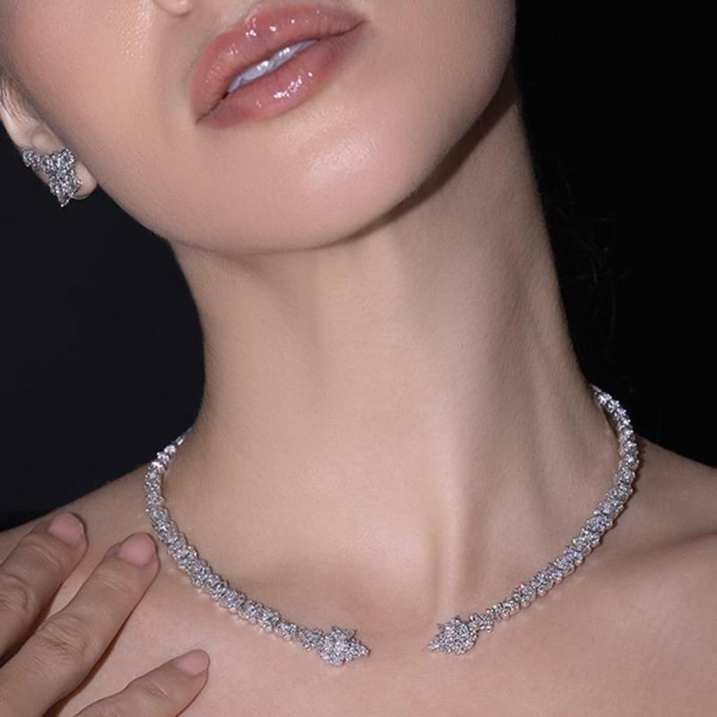 ネックレス レディース ジルコニア パヴェ 高級感 欧米風 オープンデザイン ブライダル 花嫁 ウェディング パーティー 結婚式 セクシー ドロップ 雫型 幾何学 スクエア 金色 銀色 チョーカー(x2)