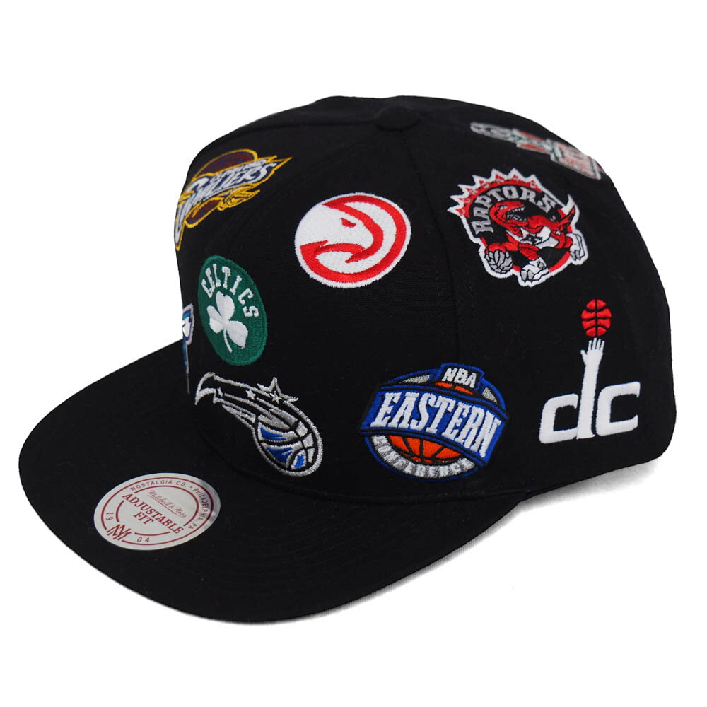 Mitchell&Ness NBA イースタン オールスター スナップバック キャップ - 
NBAイースタン・カンファレンスのチームロゴ総柄キャップが新入荷！インテリアとして飾るのもオシャレなキャップ！
