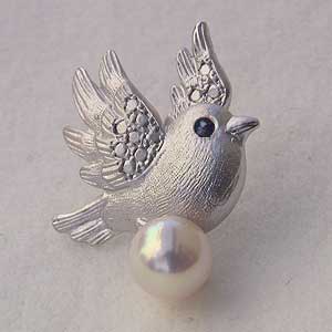 真珠:パール:小鳥:ピンズ:アコヤ本真珠:6-6.5mm:ピンブローチ:サファイア:バード