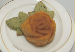 ひたすらエレガントなバラの香りみくママのバラのケーキ・ミニ　5個【画像の葉は別です】
