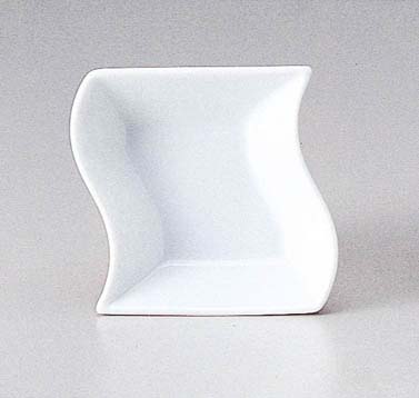 イタリア・フィレンツェで生まれたデザイン！トルチェーレ　ピュアホワイト白磁（強化素材）　9.5cm皿