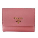 プラダ PRADA 2つ折れ財布 レディス財布 ピンク サフィアーノレザー ロゴゴールドプレート 1MH523 F0002 QWA SAFFIANO METAL ギフト プレゼント クリスマス